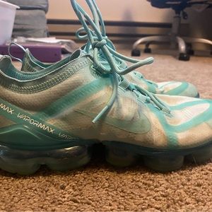Blue Nike Vapor Max Tennis Shoes
